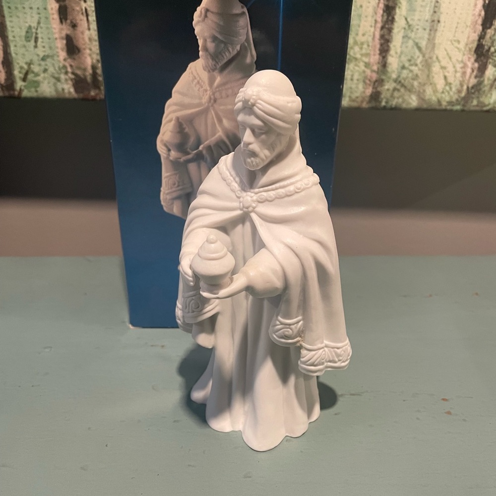 Vintage Avon Porcelain Nativity Collectibles Figurine * The Magi - Balthasar *